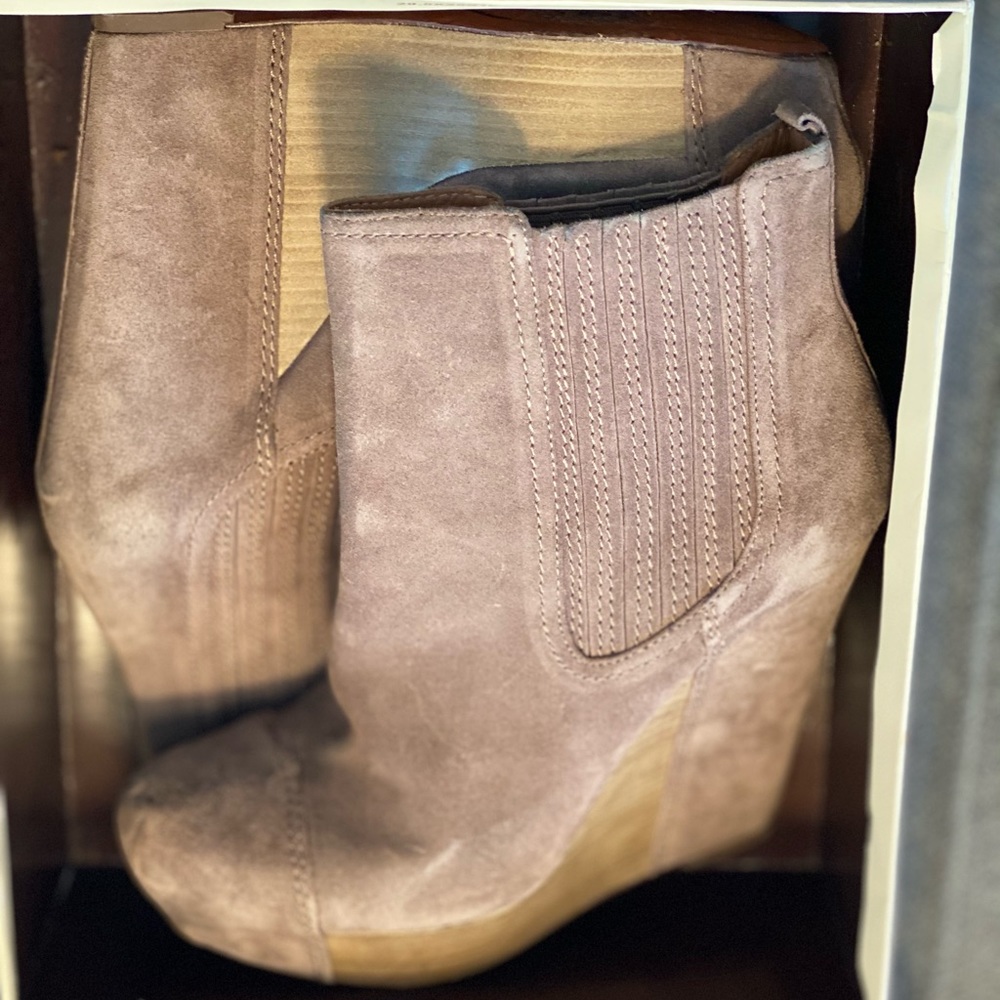 Joan and David wedge ankle bootie - Picture 7 of 9